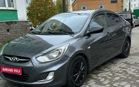 Hyundai Solaris II рестайлинг, 2012 год, 650 000 рублей, 1 фотография