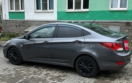 Hyundai Solaris II рестайлинг, 2012 год, 650 000 рублей, 3 фотография