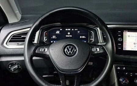 Volkswagen T-Roc I, 2021 год, 2 500 000 рублей, 6 фотография