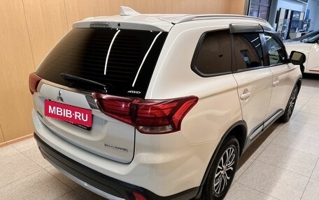 Mitsubishi Outlander III рестайлинг 3, 2017 год, 2 500 000 рублей, 4 фотография