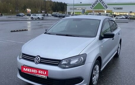 Volkswagen Polo VI (EU Market), 2011 год, 675 000 рублей, 2 фотография