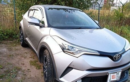 Toyota C-HR I рестайлинг, 2017 год, 2 160 000 рублей, 2 фотография