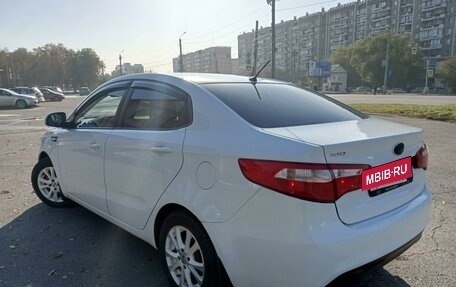 KIA Rio III рестайлинг, 2013 год, 1 000 000 рублей, 6 фотография