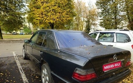 Mercedes-Benz E-Класс, 1992 год, 260 000 рублей, 1 фотография