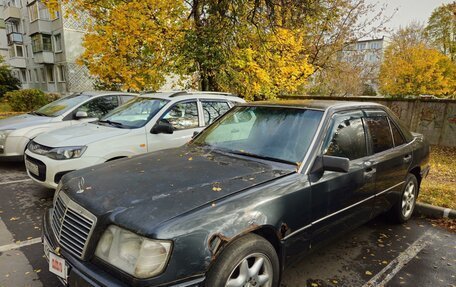 Mercedes-Benz E-Класс, 1992 год, 260 000 рублей, 2 фотография