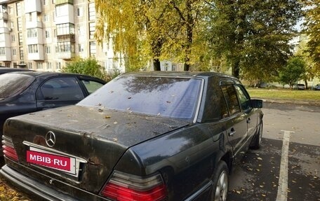 Mercedes-Benz E-Класс, 1992 год, 260 000 рублей, 3 фотография