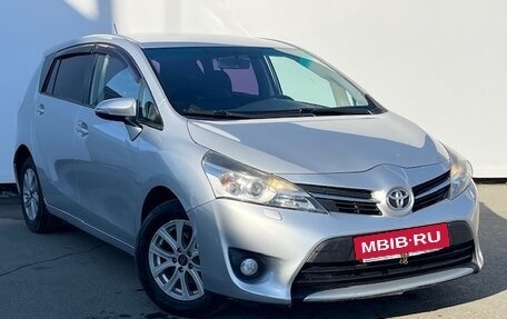 Toyota Verso I, 2013 год, 1 350 000 рублей, 3 фотография