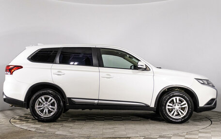 Mitsubishi Outlander III рестайлинг 3, 2018 год, 2 289 000 рублей, 4 фотография