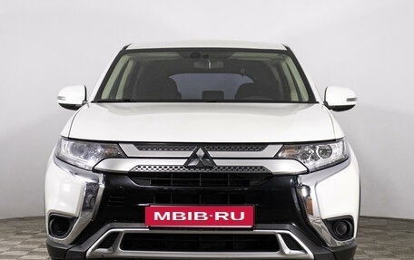 Mitsubishi Outlander III рестайлинг 3, 2018 год, 2 289 000 рублей, 2 фотография