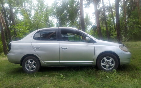 Toyota Platz, 2000 год, 410 000 рублей, 1 фотография