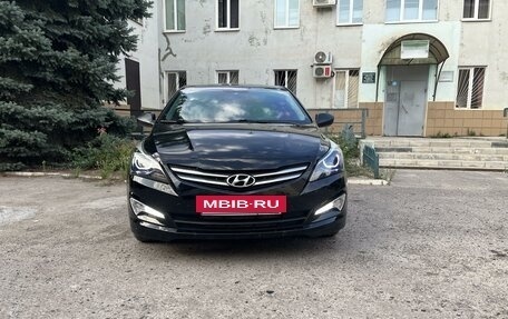 Hyundai Solaris II рестайлинг, 2015 год, 1 150 000 рублей, 2 фотография