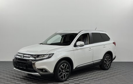 Mitsubishi Outlander III рестайлинг 3, 2015 год, 1 899 000 рублей, 1 фотография