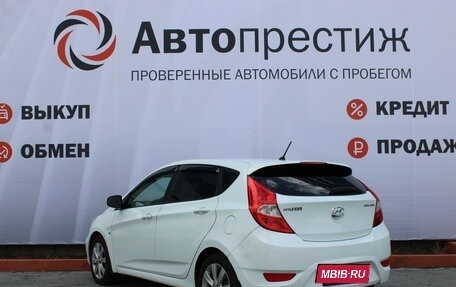 Hyundai Solaris II рестайлинг, 2013 год, 975 000 рублей, 10 фотография