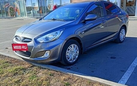 Hyundai Solaris II рестайлинг, 2013 год, 960 000 рублей, 4 фотография