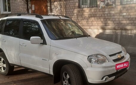 Chevrolet Niva I рестайлинг, 2011 год, 570 000 рублей, 4 фотография