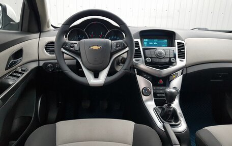 Chevrolet Cruze II, 2011 год, 949 000 рублей, 5 фотография