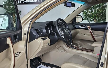 Toyota Highlander III, 2011 год, 2 749 000 рублей, 13 фотография