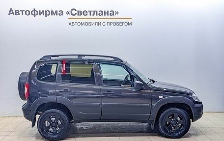 Chevrolet Niva I рестайлинг, 2018 год, 929 000 рублей, 3 фотография