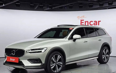 Volvo V60 Cross Country II, 2021 год, 5 310 000 рублей, 1 фотография