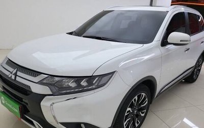 Mitsubishi Outlander III рестайлинг 3, 2021 год, 2 650 000 рублей, 1 фотография