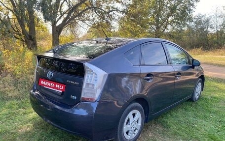 Toyota Prius, 2010 год, 1 050 000 рублей, 8 фотография