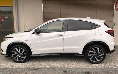 Honda Vezel, 2021 год, 1 315 000 рублей, 3 фотография