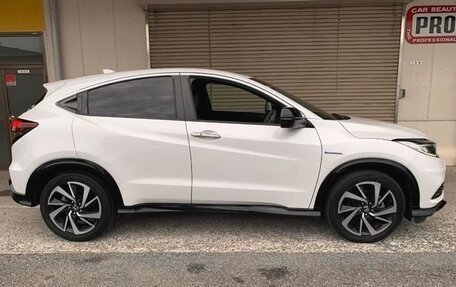 Honda Vezel, 2021 год, 1 315 000 рублей, 2 фотография