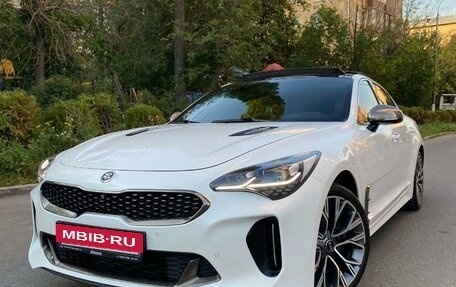 KIA Stinger I, 2018 год, 2 450 000 рублей, 2 фотография