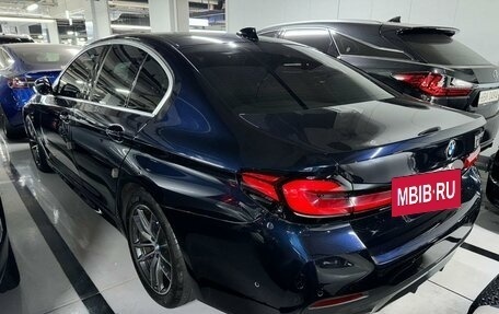 BMW 5 серия, 2021 год, 5 750 000 рублей, 2 фотография