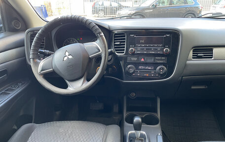 Mitsubishi Outlander III рестайлинг 3, 2013 год, 1 340 000 рублей, 6 фотография