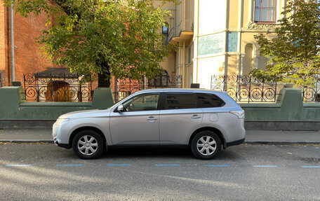 Mitsubishi Outlander III рестайлинг 3, 2013 год, 1 340 000 рублей, 4 фотография