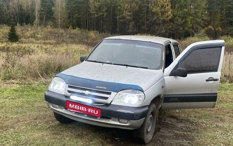 Chevrolet Niva I рестайлинг, 2004 год, 320 000 рублей, 3 фотография