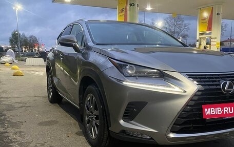 Lexus NX I, 2017 год, 3 290 000 рублей, 4 фотография