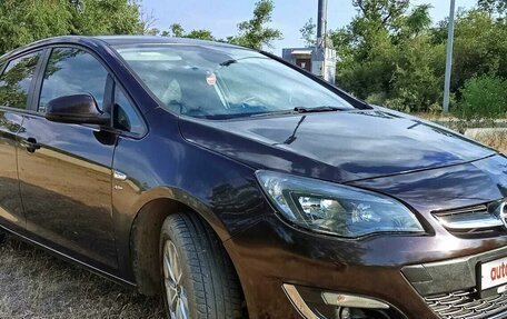 Opel Astra J, 2014 год, 999 900 рублей, 2 фотография