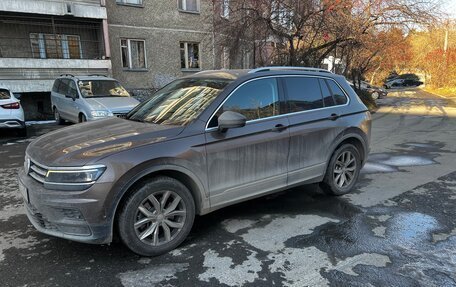 Volkswagen Tiguan II, 2018 год, 2 340 000 рублей, 2 фотография