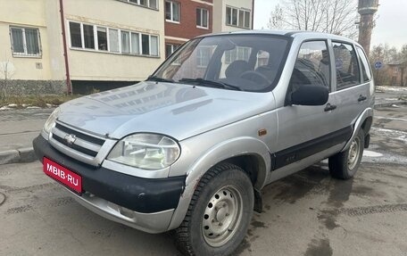 Chevrolet Niva I рестайлинг, 2003 год, 270 000 рублей, 1 фотография