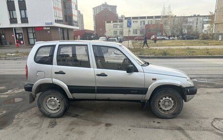 Chevrolet Niva I рестайлинг, 2003 год, 270 000 рублей, 2 фотография