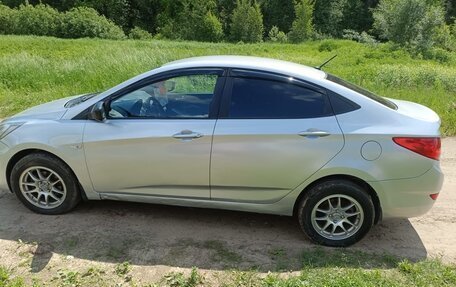 Hyundai Solaris II рестайлинг, 2011 год, 550 000 рублей, 4 фотография