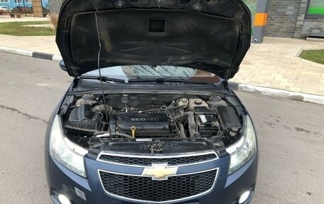 Chevrolet Cruze II, 2010 год, 760 000 рублей, 4 фотография