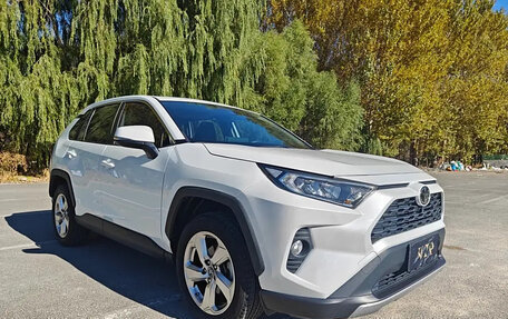 Toyota RAV4, 2021 год, 2 655 000 рублей, 2 фотография