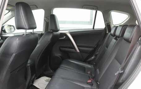 Toyota RAV4, 2016 год, 2 399 000 рублей, 10 фотография