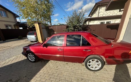 Mercedes-Benz E-Класс, 1993 год, 300 000 рублей, 4 фотография