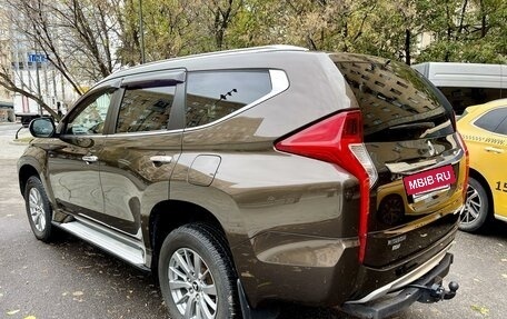 Mitsubishi Pajero Sport III рестайлинг, 2017 год, 2 850 000 рублей, 3 фотография