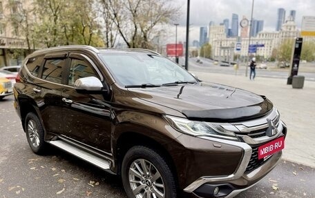 Mitsubishi Pajero Sport III рестайлинг, 2017 год, 2 850 000 рублей, 5 фотография