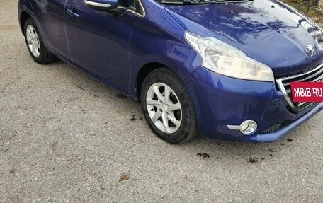 Peugeot 208 II, 2013 год, 650 000 рублей, 3 фотография