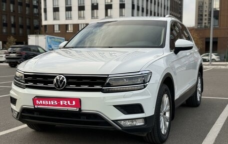 Volkswagen Tiguan II, 2017 год, 2 830 000 рублей, 2 фотография