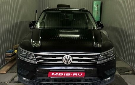 Volkswagen Tiguan II, 2017 год, 2 200 000 рублей, 5 фотография