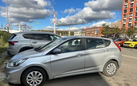 Hyundai Solaris II рестайлинг, 2011 год, 780 000 рублей, 2 фотография