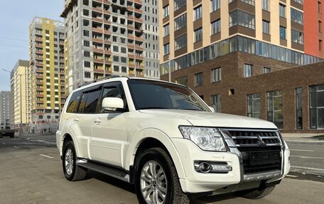 Mitsubishi Pajero IV, 2014 год, 3 199 000 рублей, 7 фотография