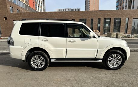 Mitsubishi Pajero IV, 2014 год, 3 199 000 рублей, 6 фотография